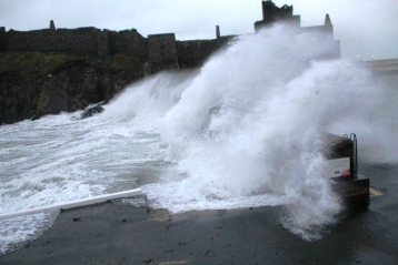 Report looks at long-term options to improve sea defences