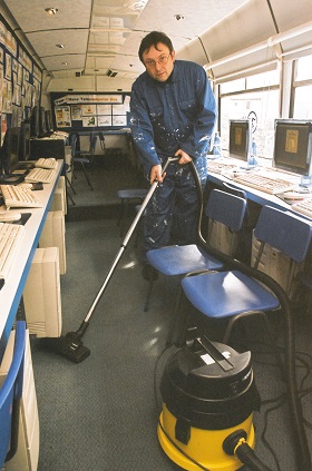 Computerbus Man Ballaugh School c 1999