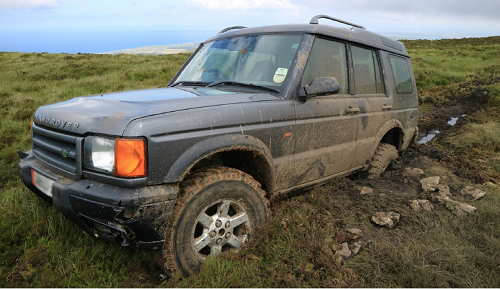Land Rover Discovery stuck in mud