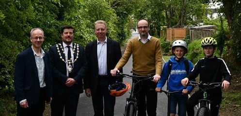 New footpath cycleway opens