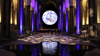 Gaia at Salisbury Cathedral, 2019 Pic by luke jerram (1)